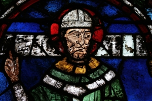 Portrait of St. Thomas Becket, reassembled from fragments by Samuel Caldwell Jr in 1919. Becket Window 1 (n. VII) in the north aisle of the Trinity Chapel, Canterbury Cathedral.